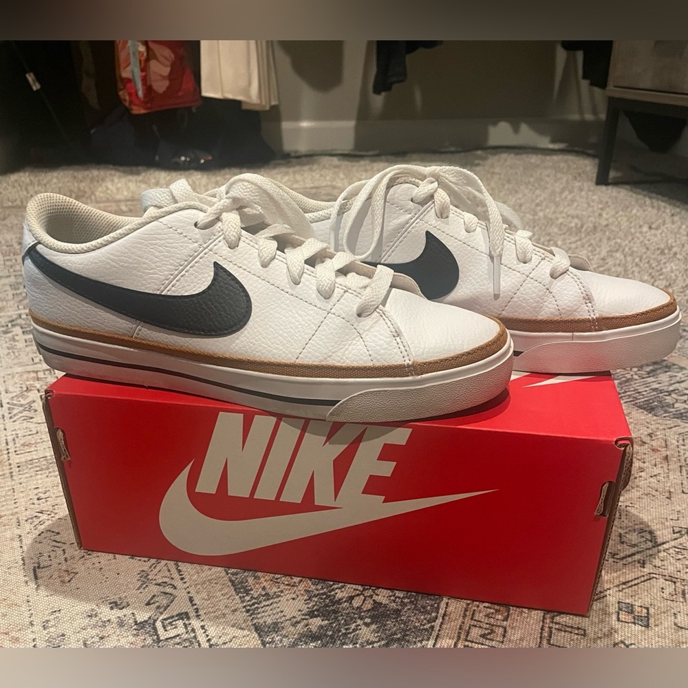 Nike court legacy 8.5.